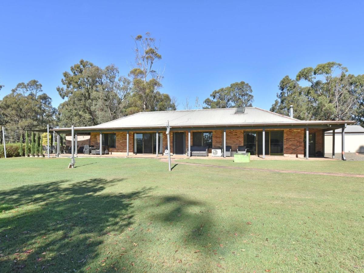 Blaxlands Homestead - Nothing Is Closer Opposite Hope Estate With Wifi And Pool Plus Fireplace Pokolbin Exterior foto